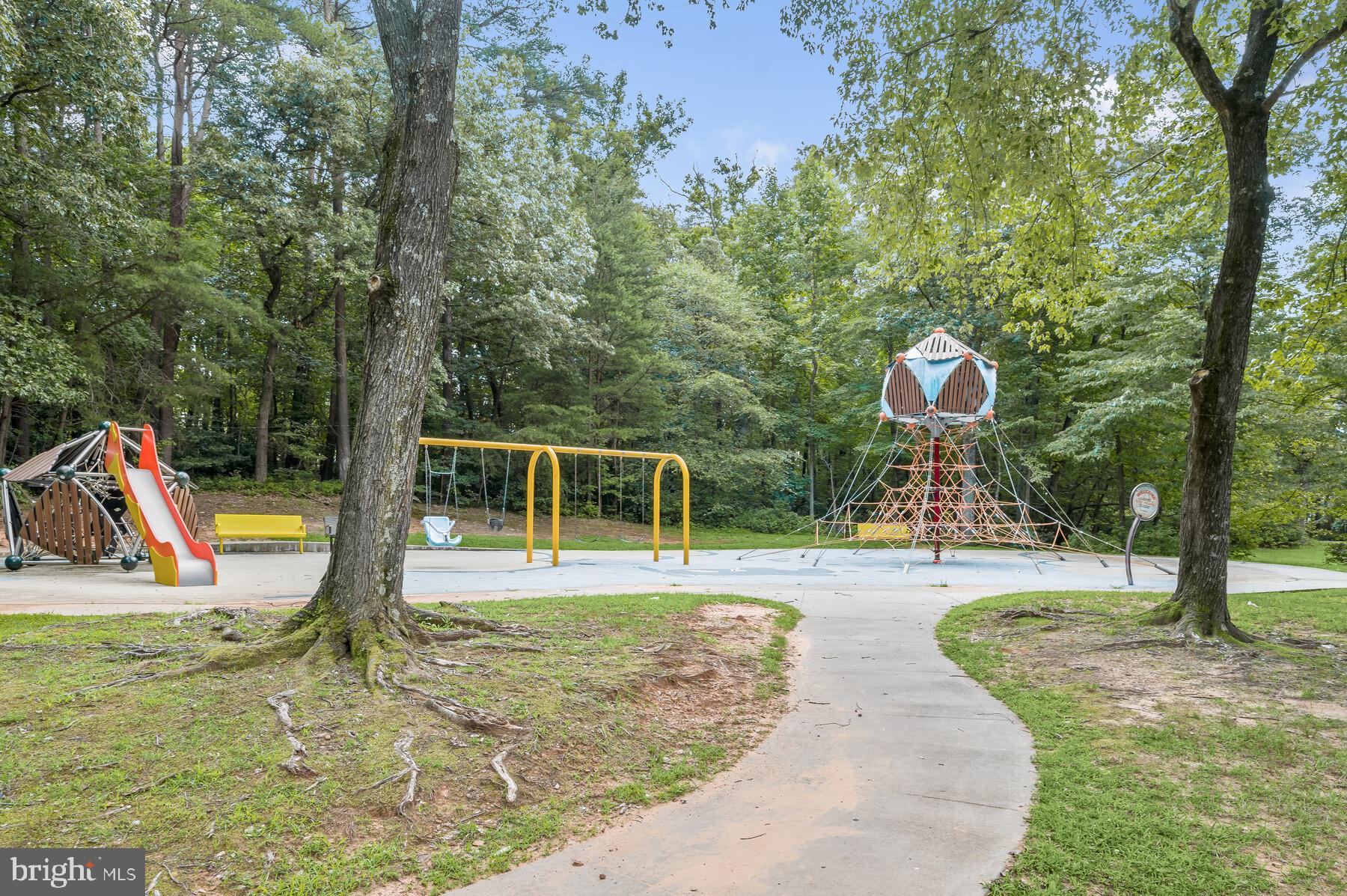 WOODSTREAM VILLAGE - Residential