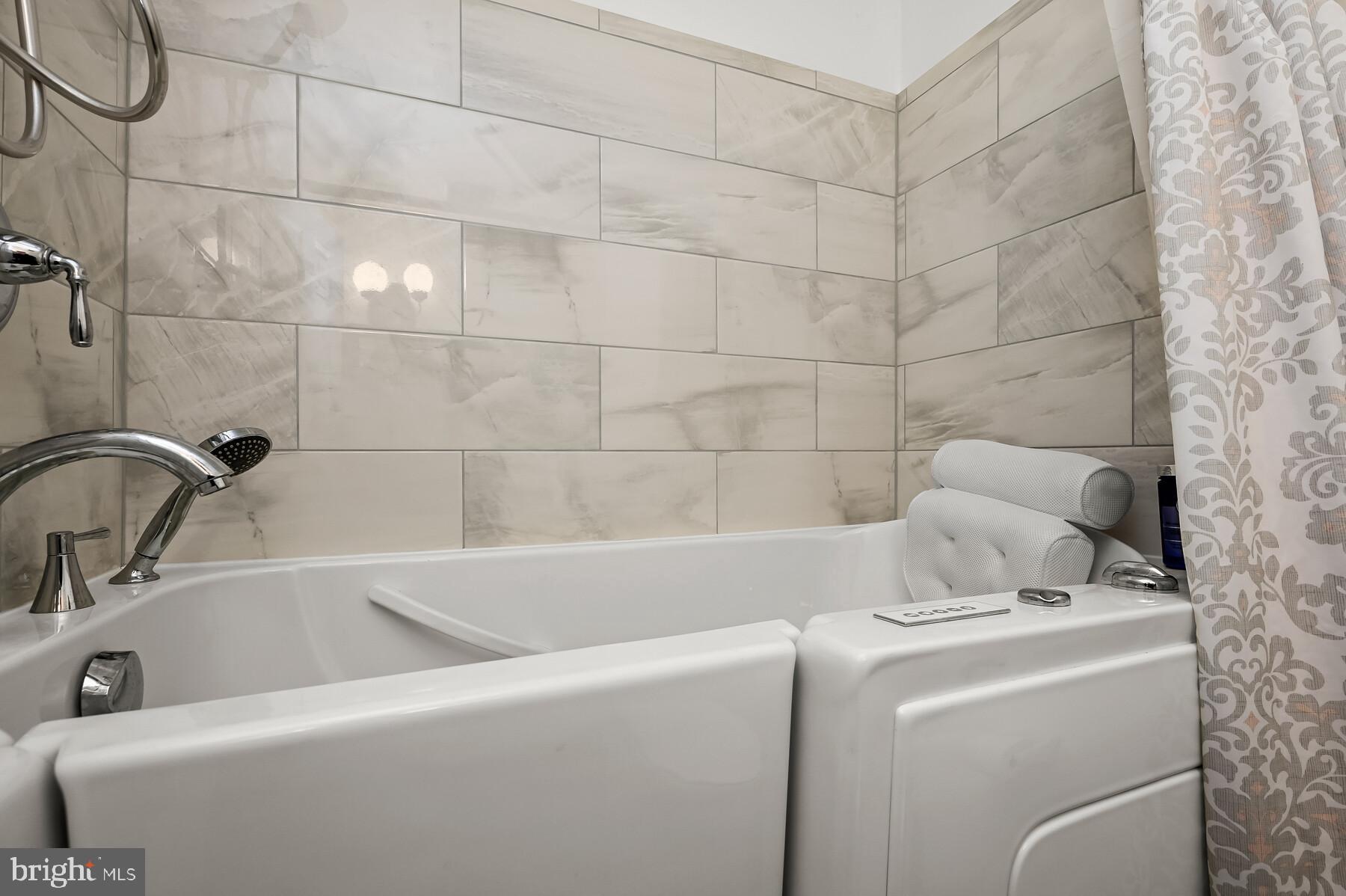 WOODSTREAM VILLAGE - Residential