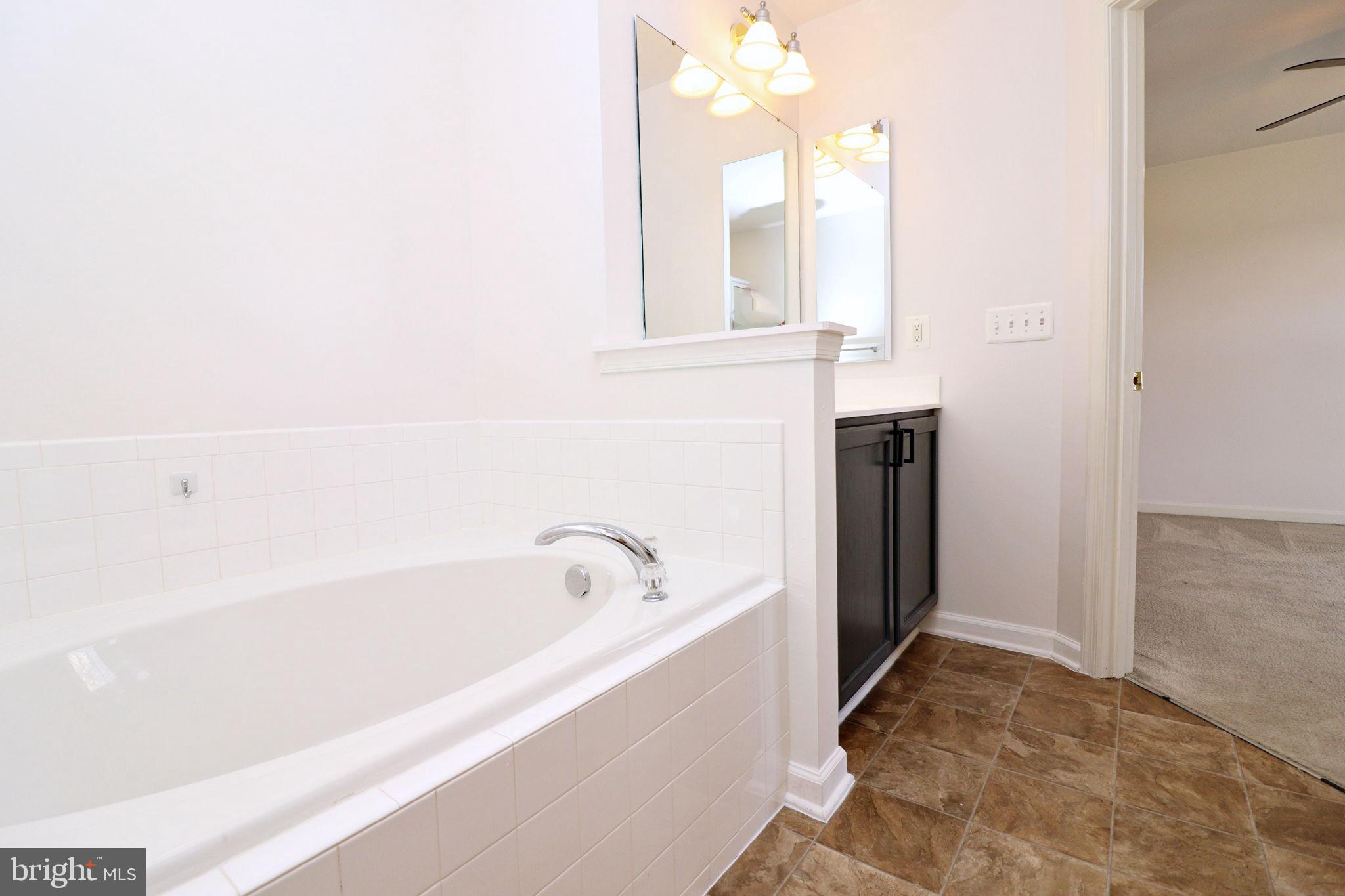 LAKELAND PLACE - Residential