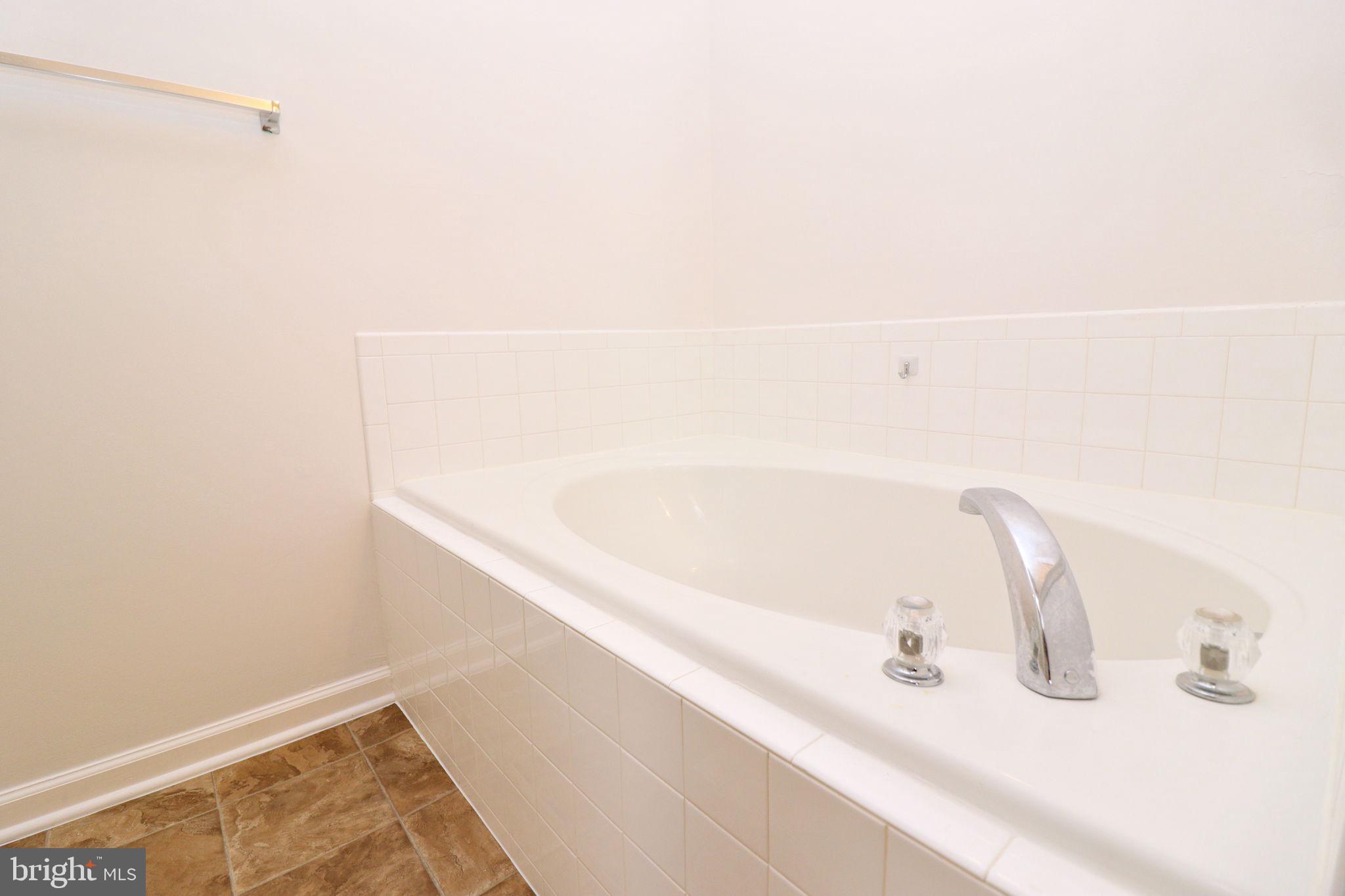 LAKELAND PLACE - Residential