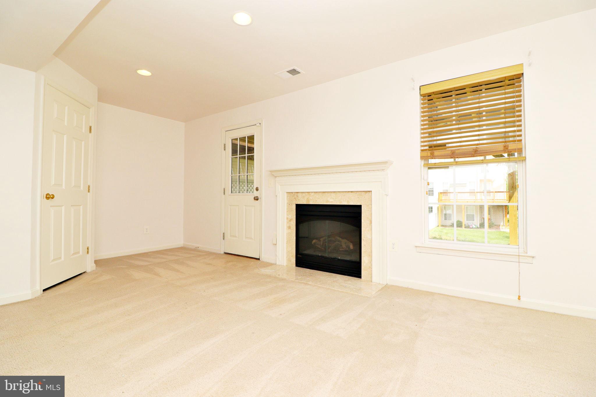 LAKELAND PLACE - Residential