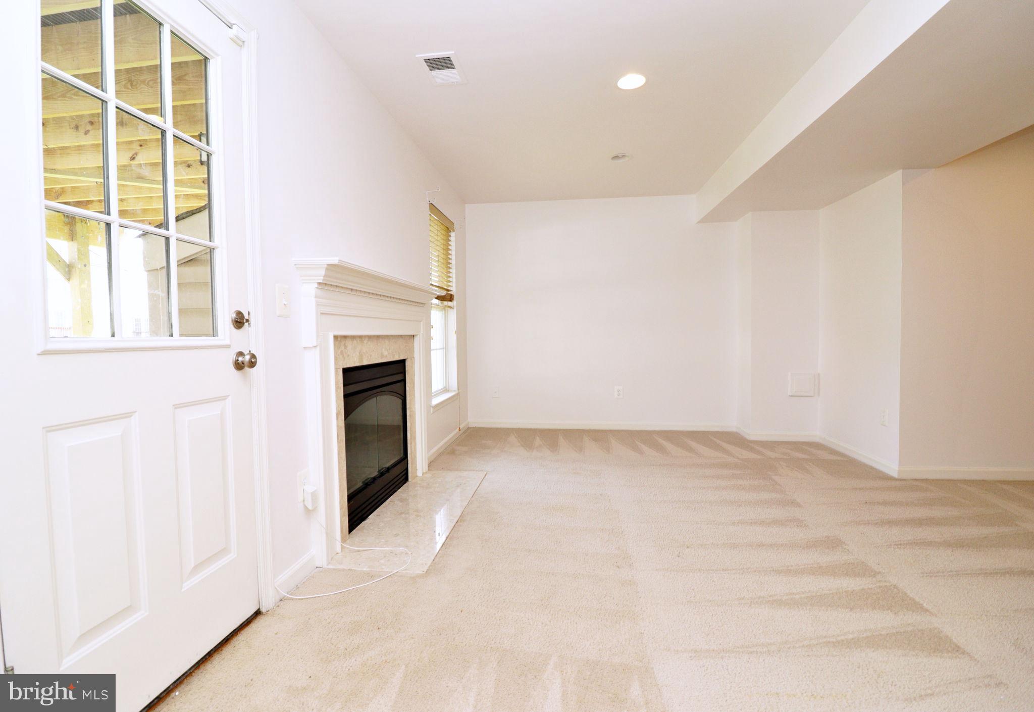 LAKELAND PLACE - Residential