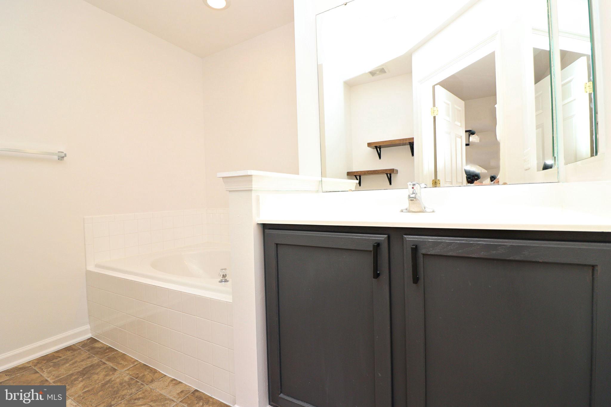 LAKELAND PLACE - Residential