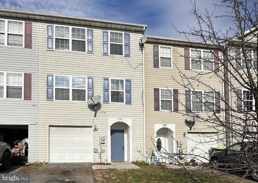 Welcome to 950 Aztec Drive! This well maintained townhome offers an open floor plan with 3 beds, 2.5 baths, a 1 car garage and a deck. On the entry level you have the washer and dryer, an office or recreation space and access to the garage. The second level offers an open floor plan with the living room, kitchen and dining area for optimal living. As well as a powder room off the living room and a sliding glass door off the kitchen onto the deck. The third level has a master bedroom with a full bath and two additional bedrooms with another full bathroom. This property offers the comforts of townhouse living in a tranquil setting.   Schedule a showing today! 
A deposit of $1,600 and first months rent due upon leasing. Pets are allowed with a $300 pet deposit per pet. No smoking allowed. Maximum one cat. Maximum 2 dogs that are no more than 50 bls each. Submit applications through RentSpree.