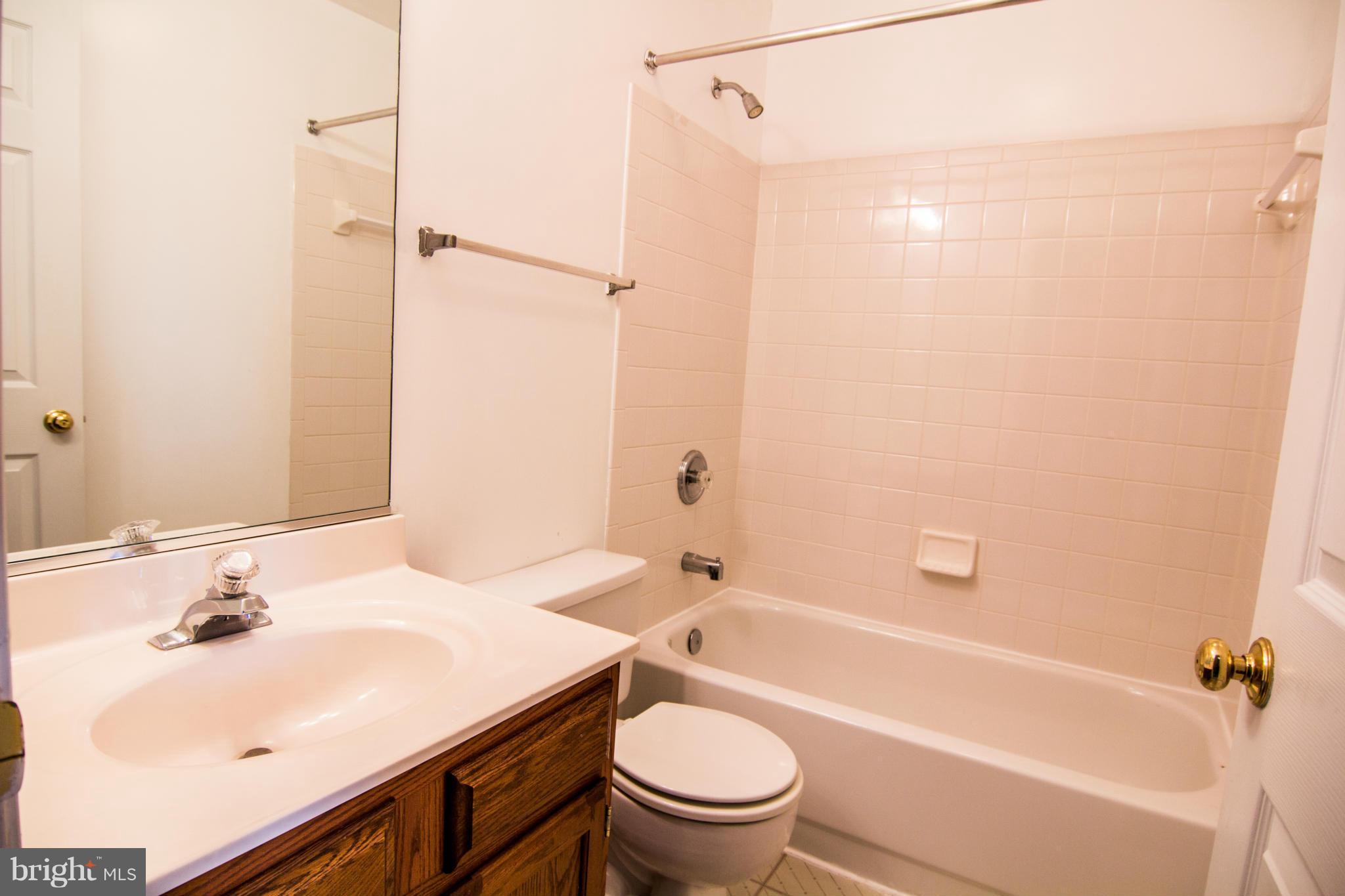 ASHBURN VILLAGE - Residential