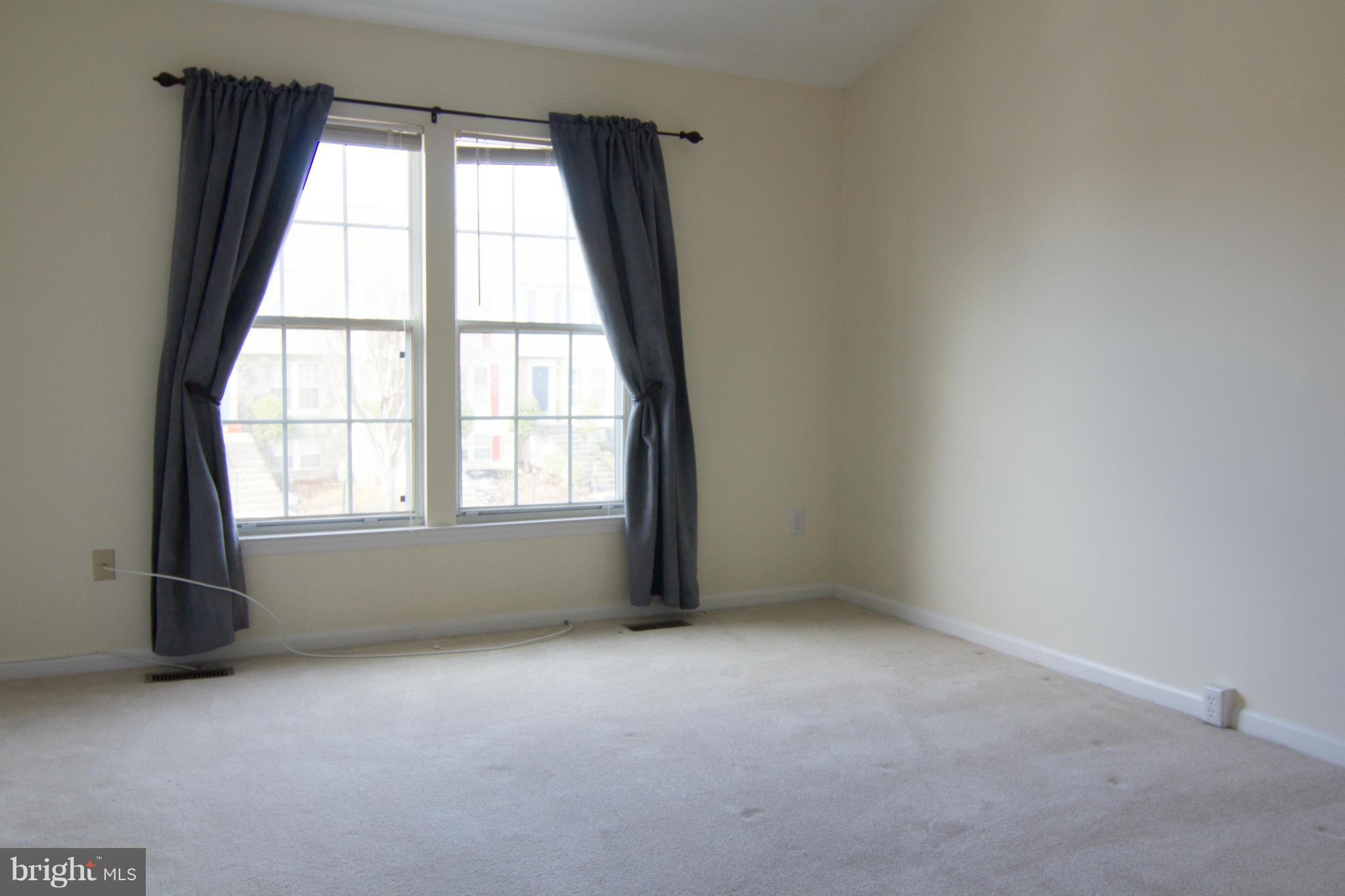 ASHBURN VILLAGE - Residential