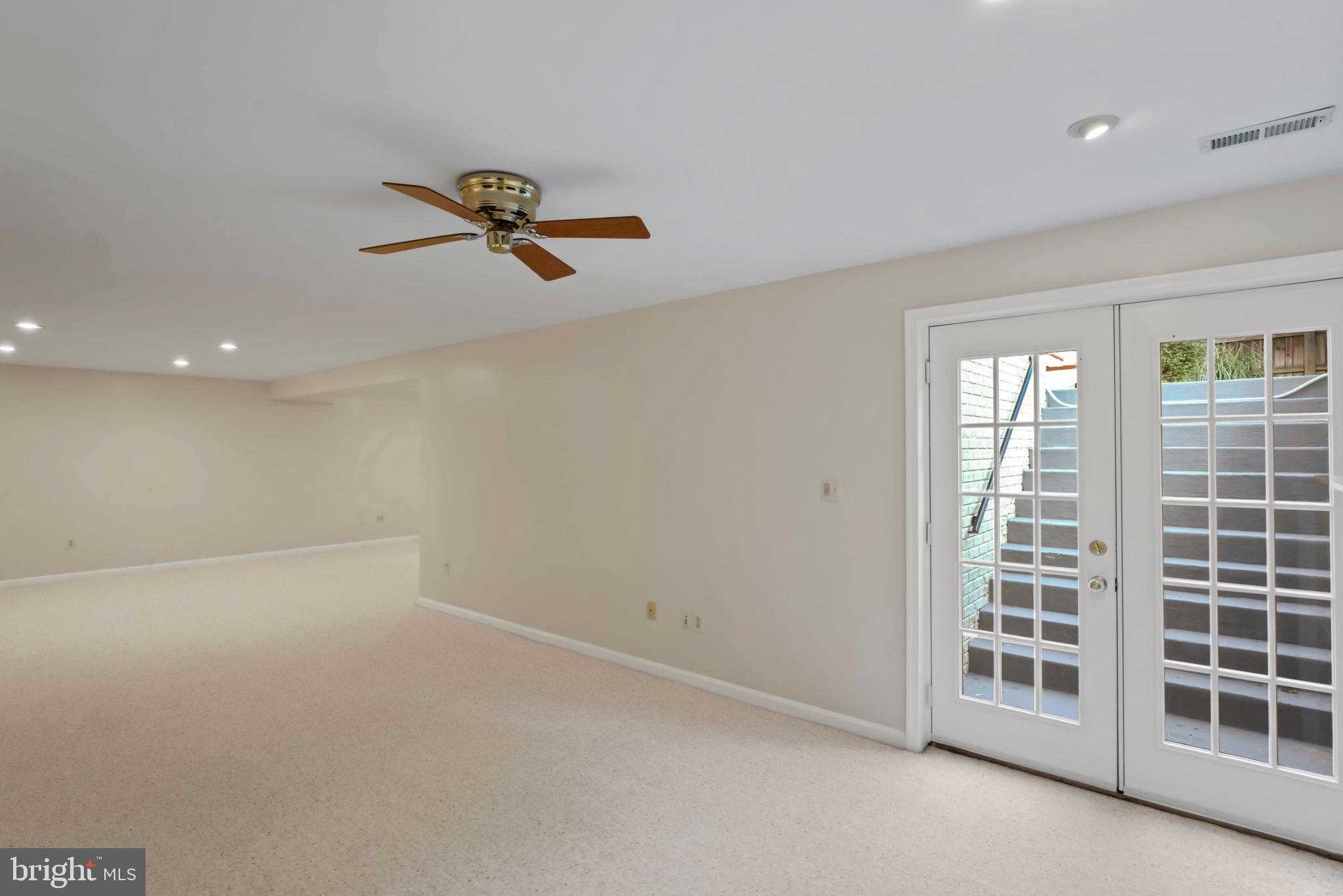 FRANKLIN CORNER - Residential