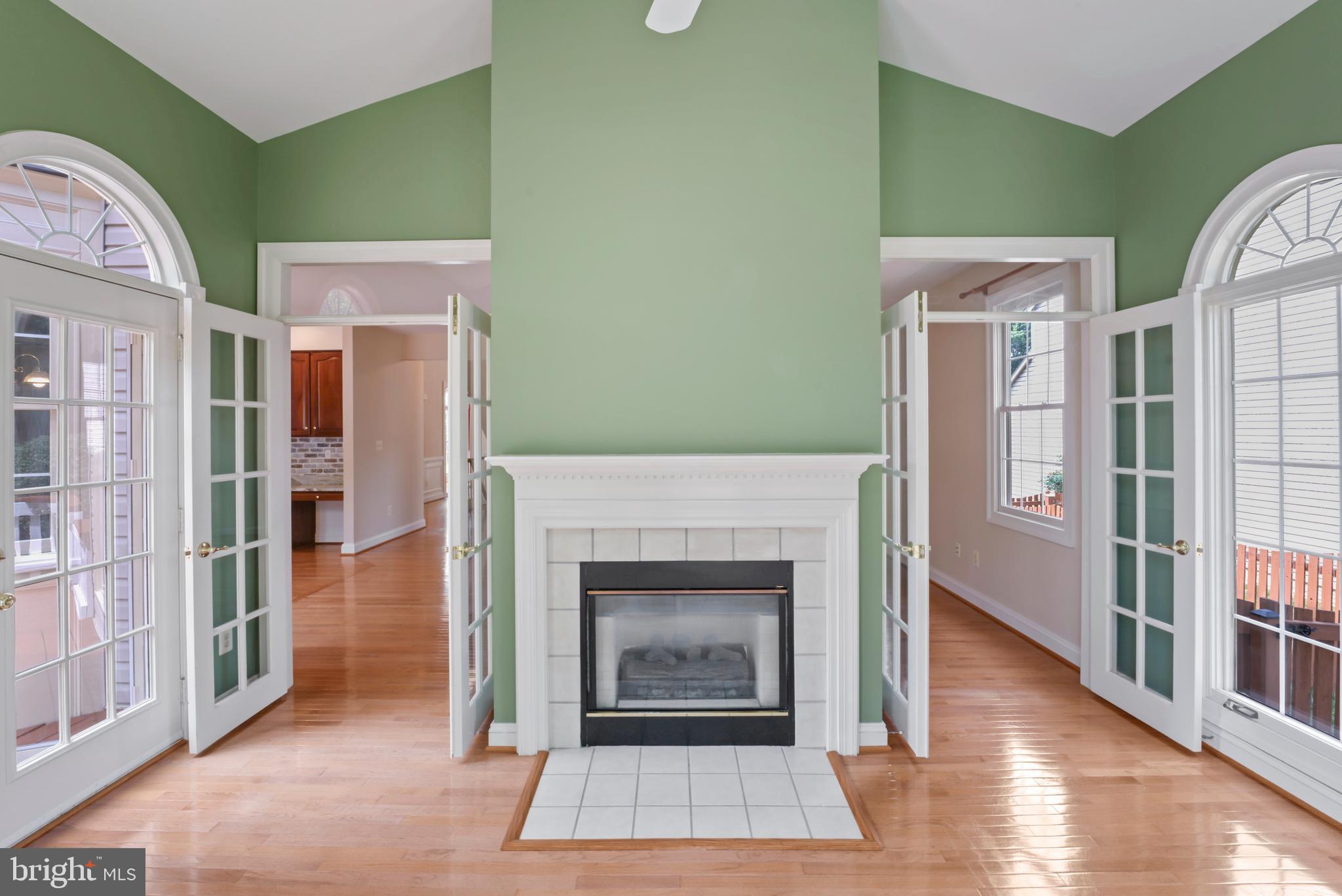 FRANKLIN CORNER - Residential