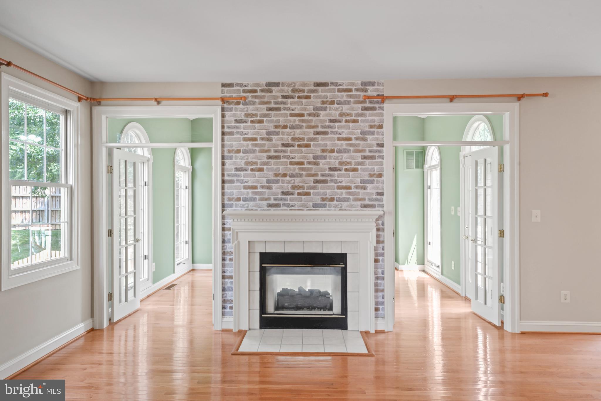 FRANKLIN CORNER - Residential