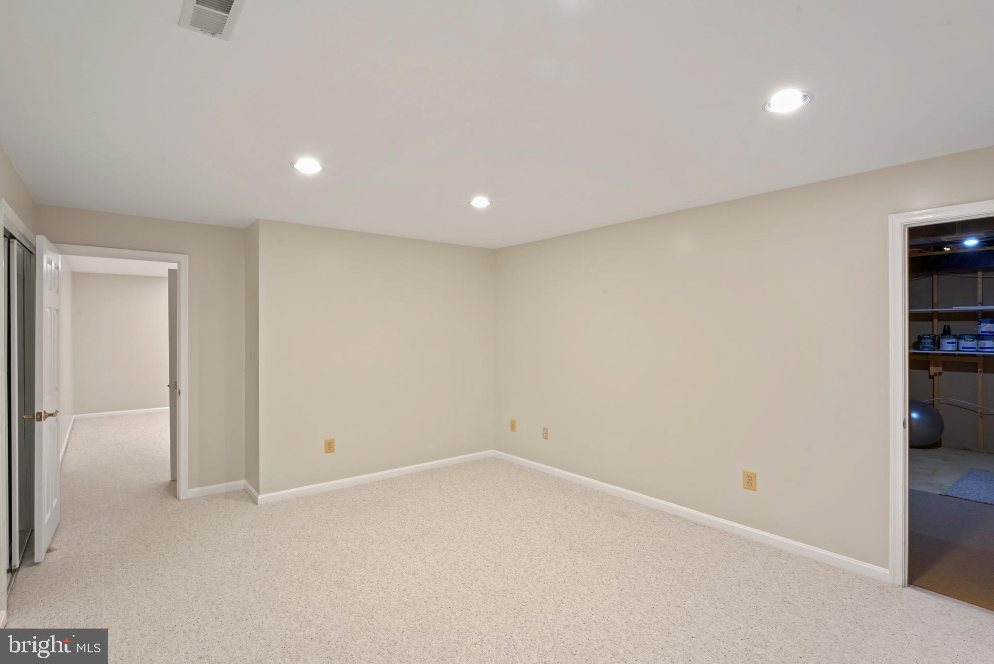 FRANKLIN CORNER - Residential