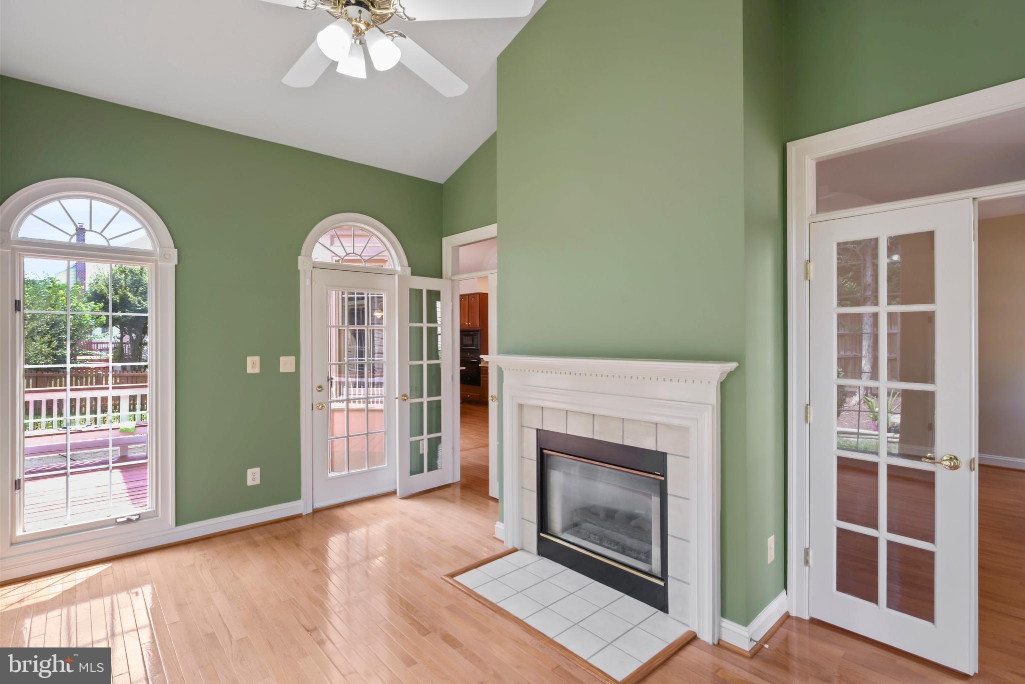 FRANKLIN CORNER - Residential