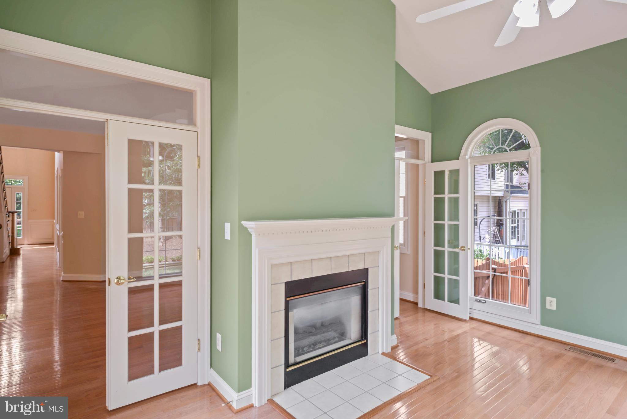 FRANKLIN CORNER - Residential