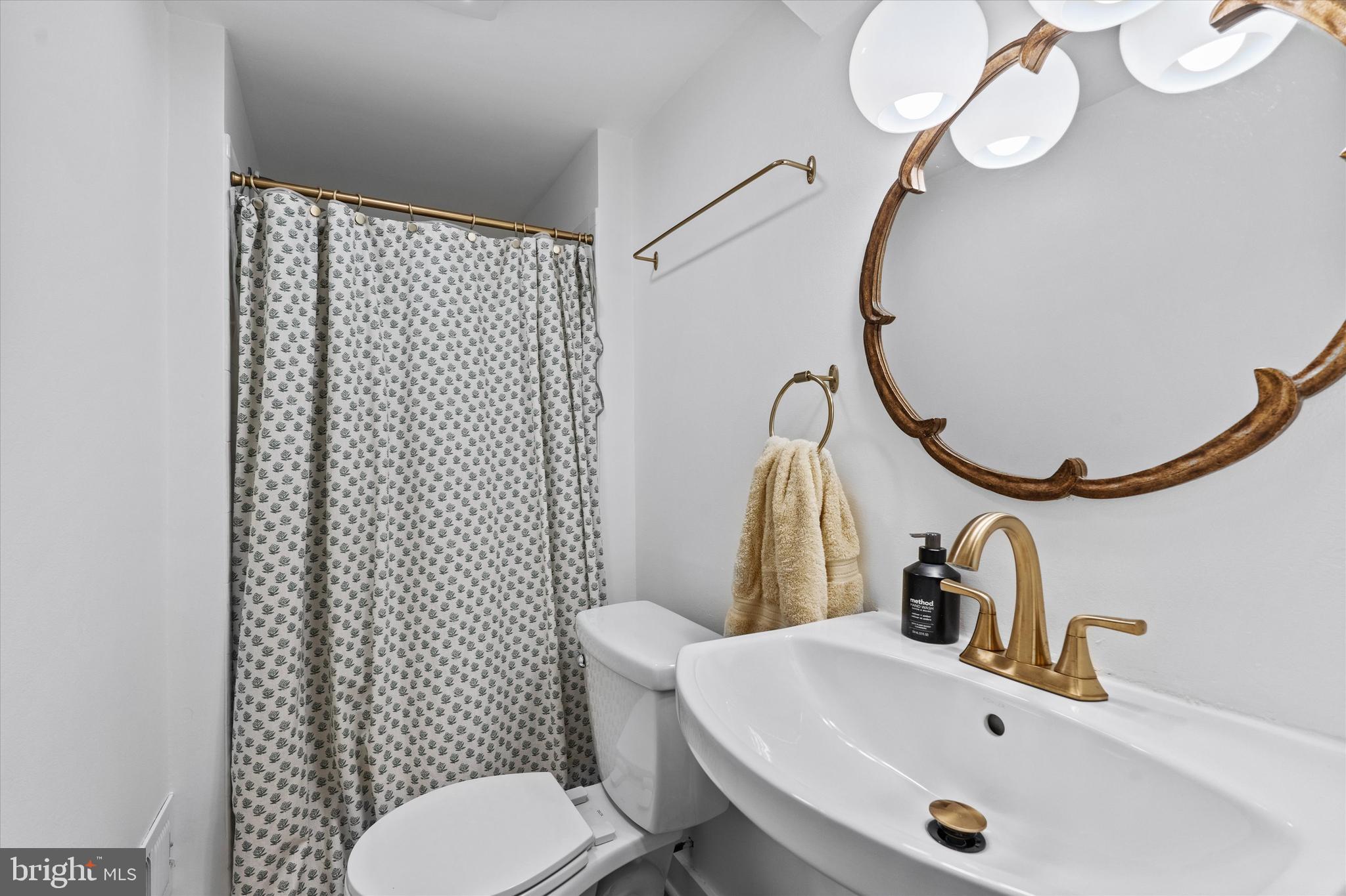 KINGS MANOR TOWNE HOUSES - Residential Lease