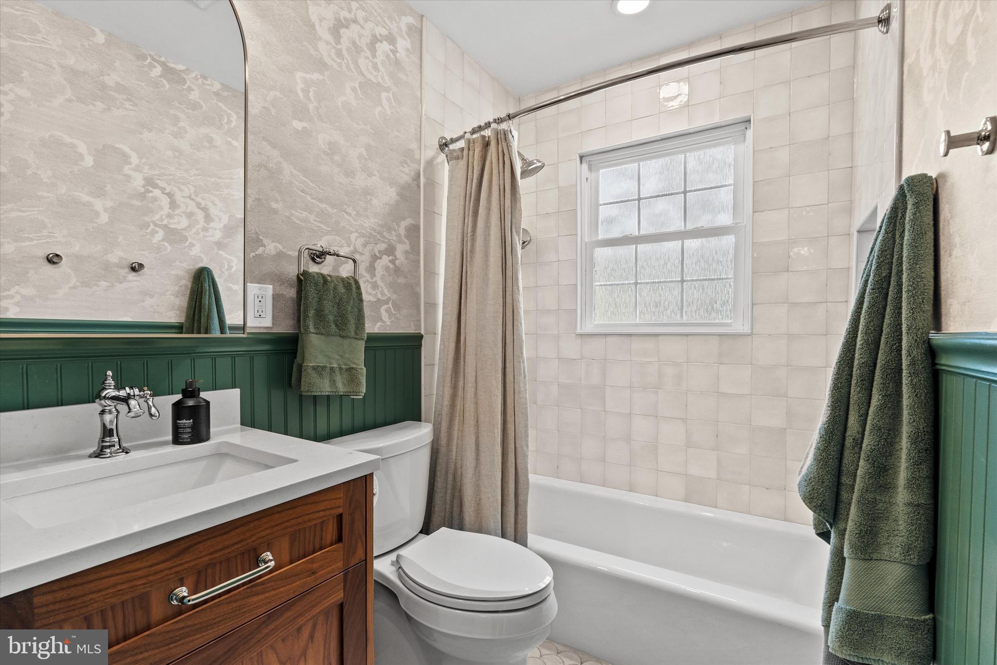 KINGS MANOR TOWNE HOUSES - Residential Lease