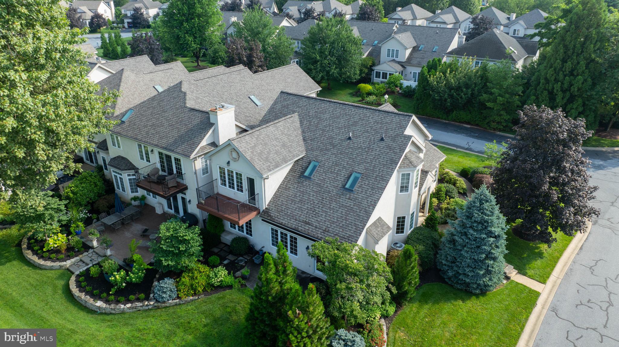 1028 LAURELDALE DRIVE