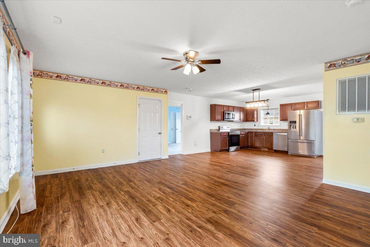 SPRING HILL - Residential Lease