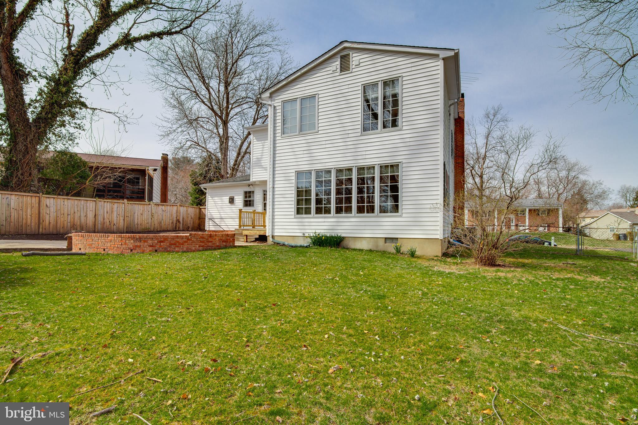 HAYFIELD FARM - Residential