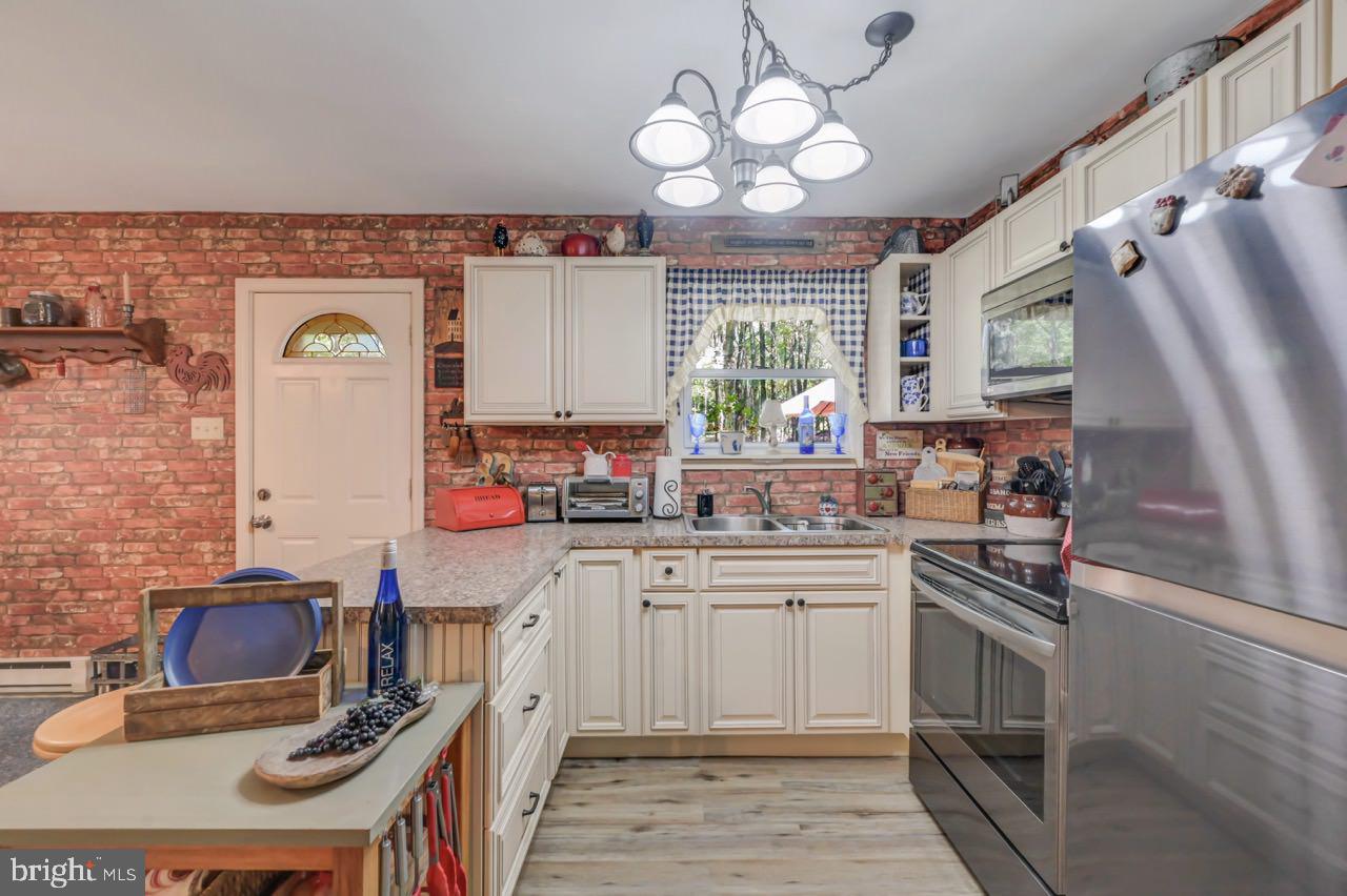 TOWAMENSING TRAILS - Residential