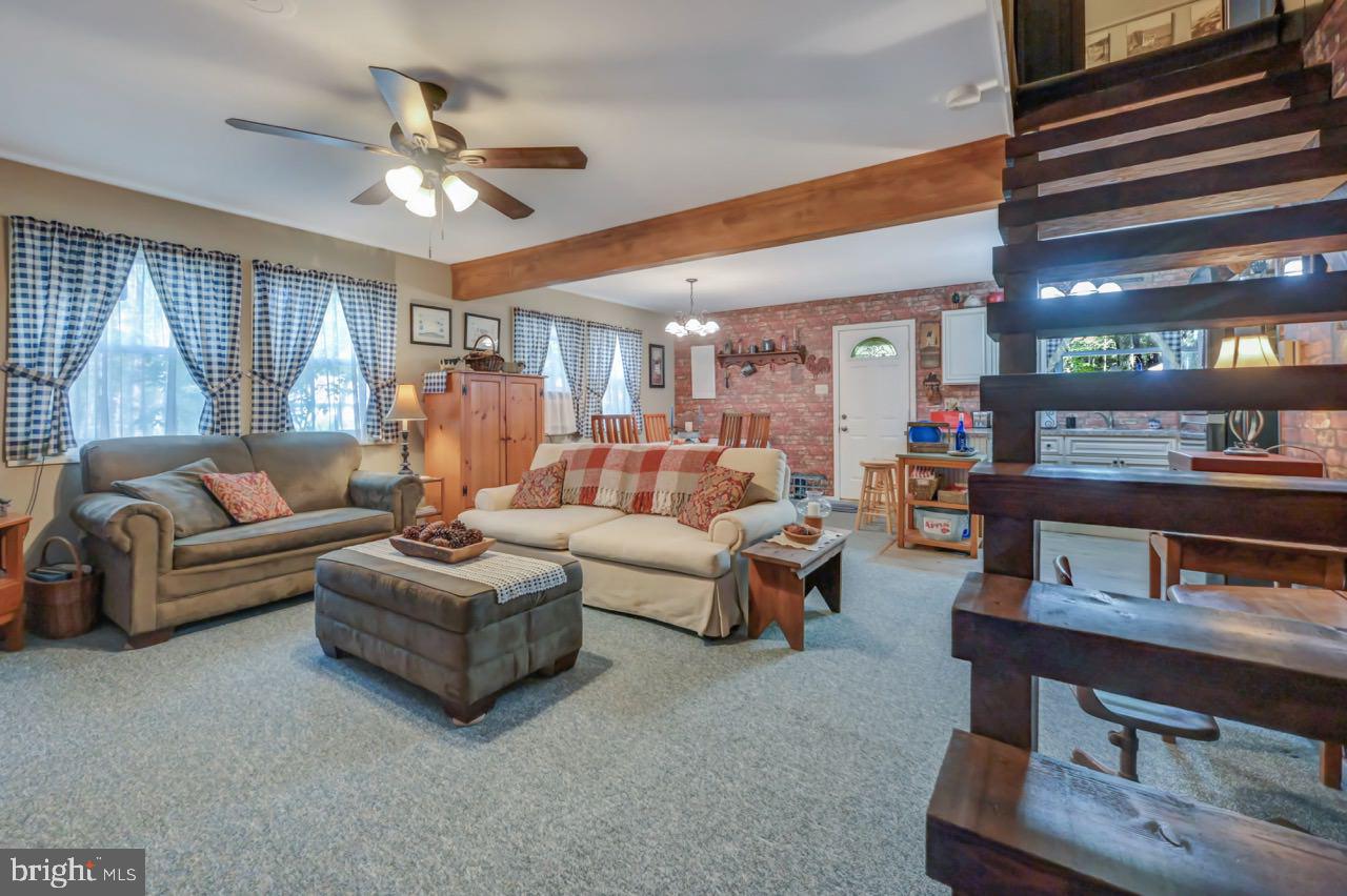 TOWAMENSING TRAILS - Residential