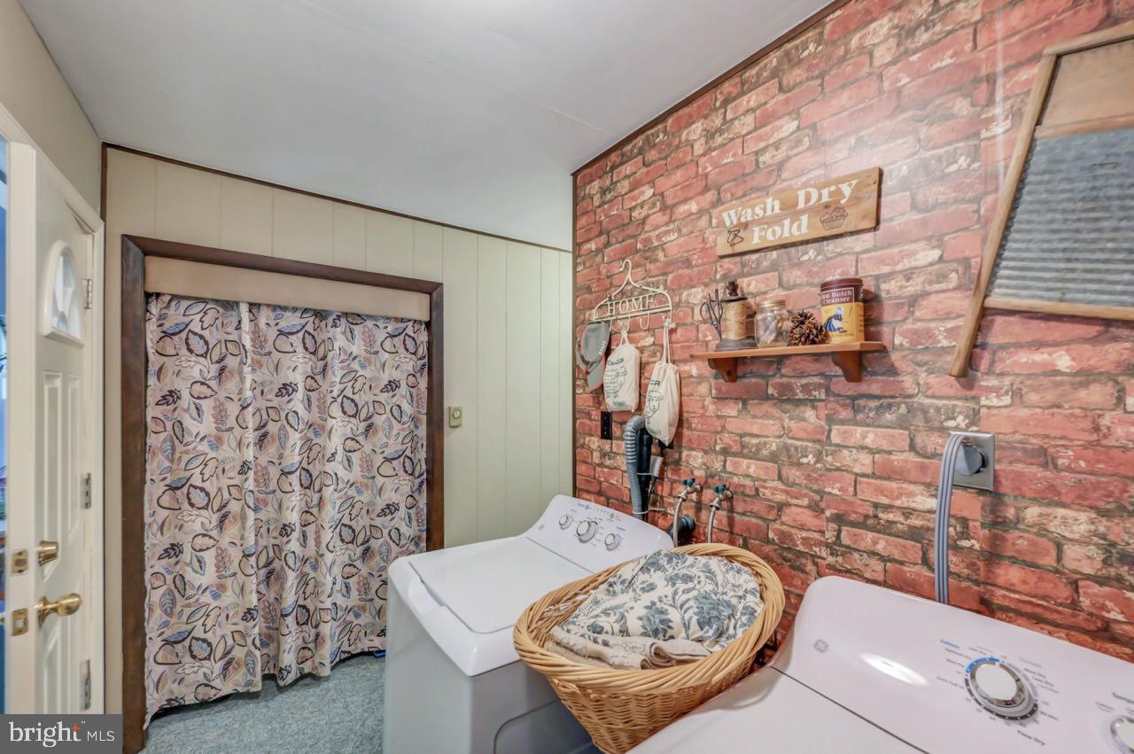 TOWAMENSING TRAILS - Residential