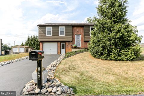 Photo of 1075 Stellar Drive, Mount Joy, PA 17552 (MLS # PALA2053754)