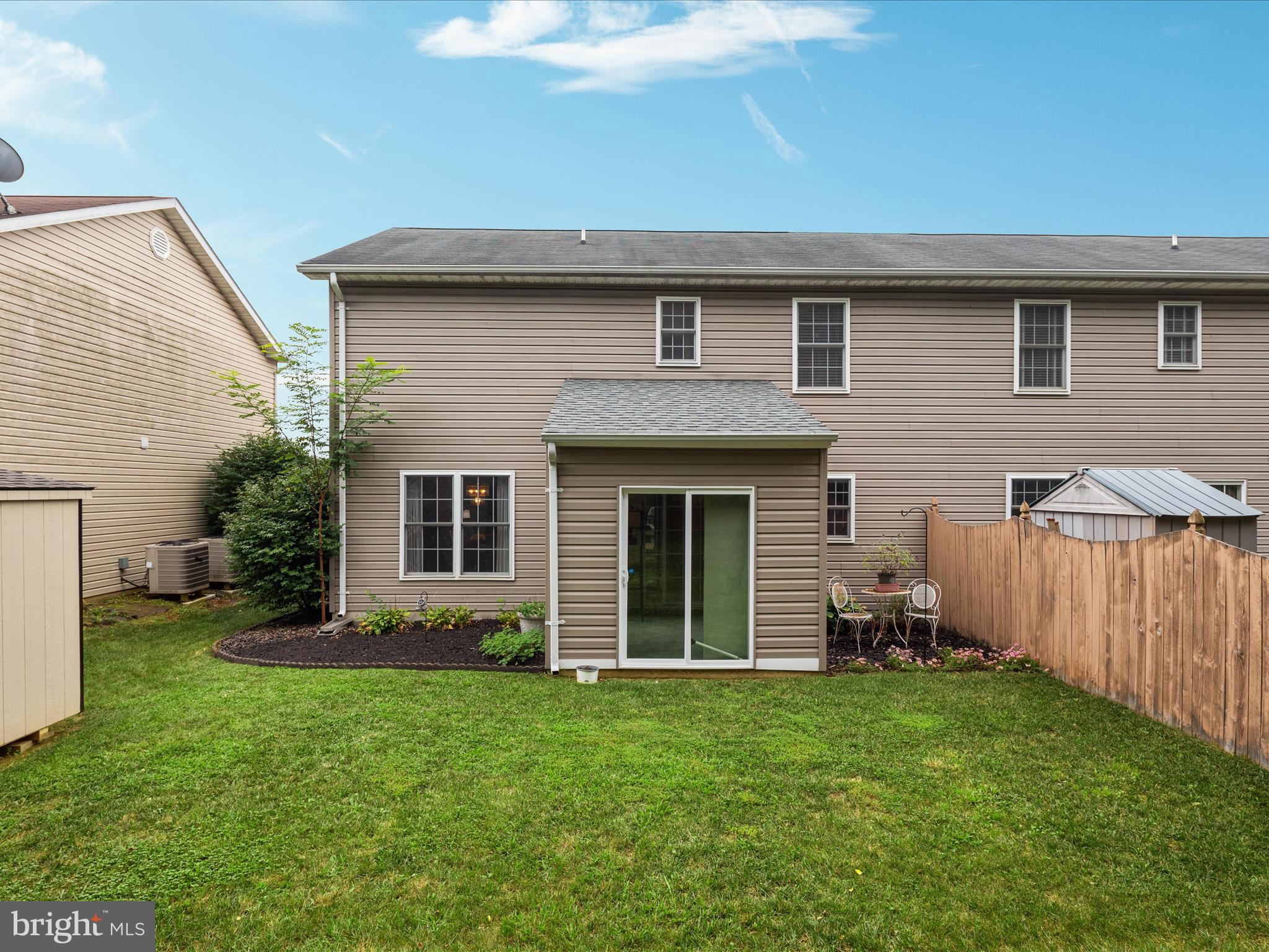 ACADEMY MANOR - Residential Lease