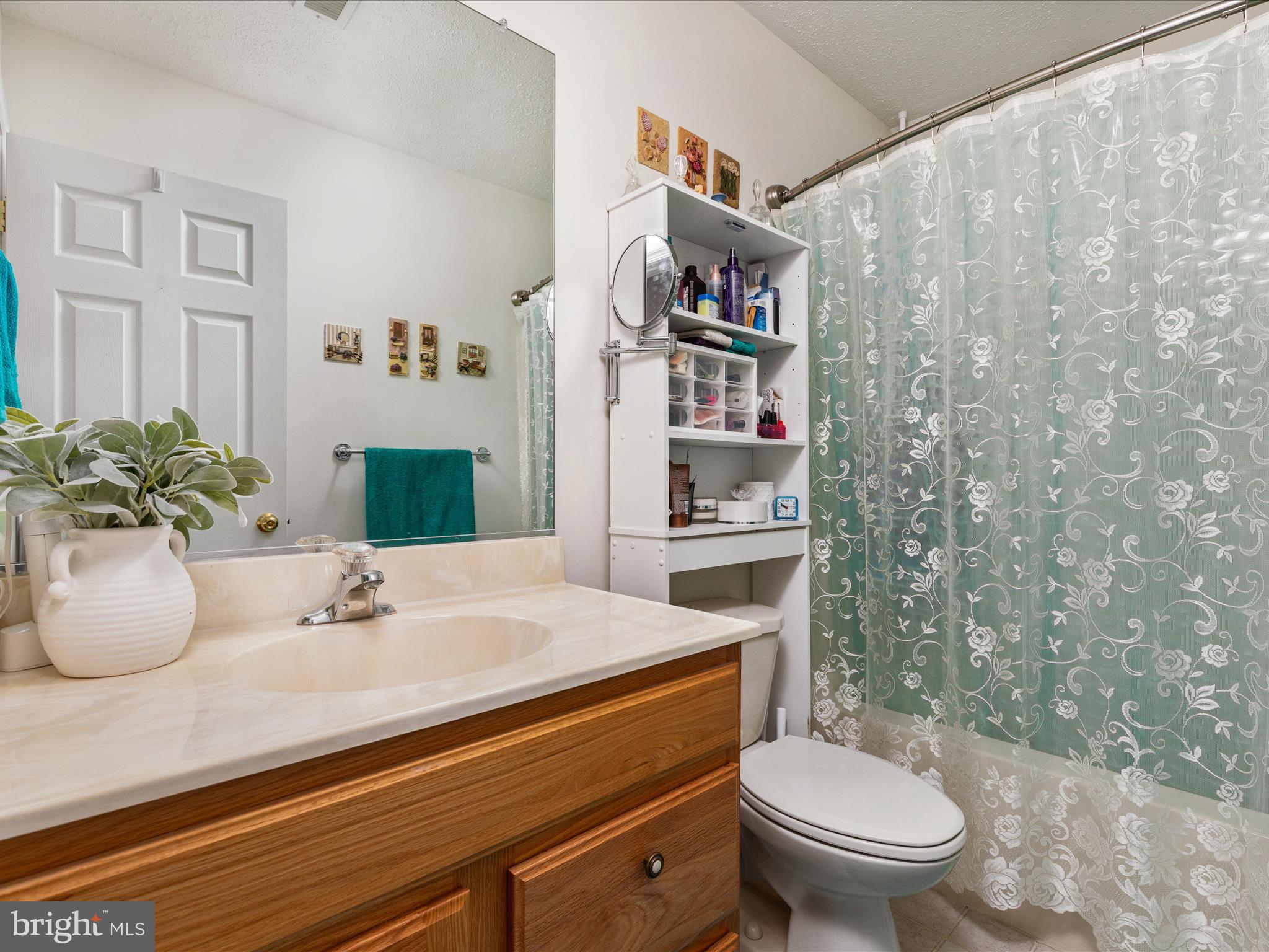 ACADEMY MANOR - Residential Lease