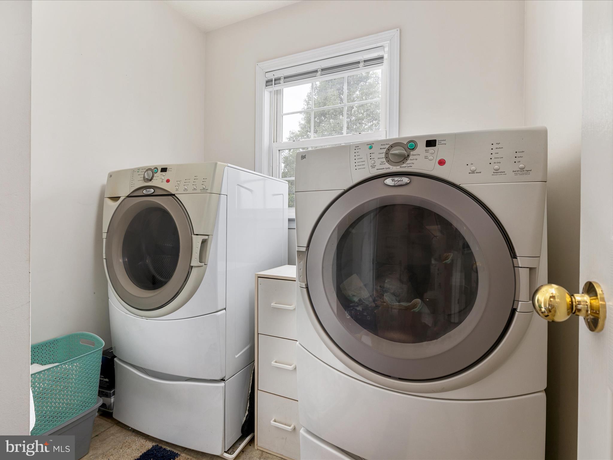 ACADEMY MANOR - Residential Lease