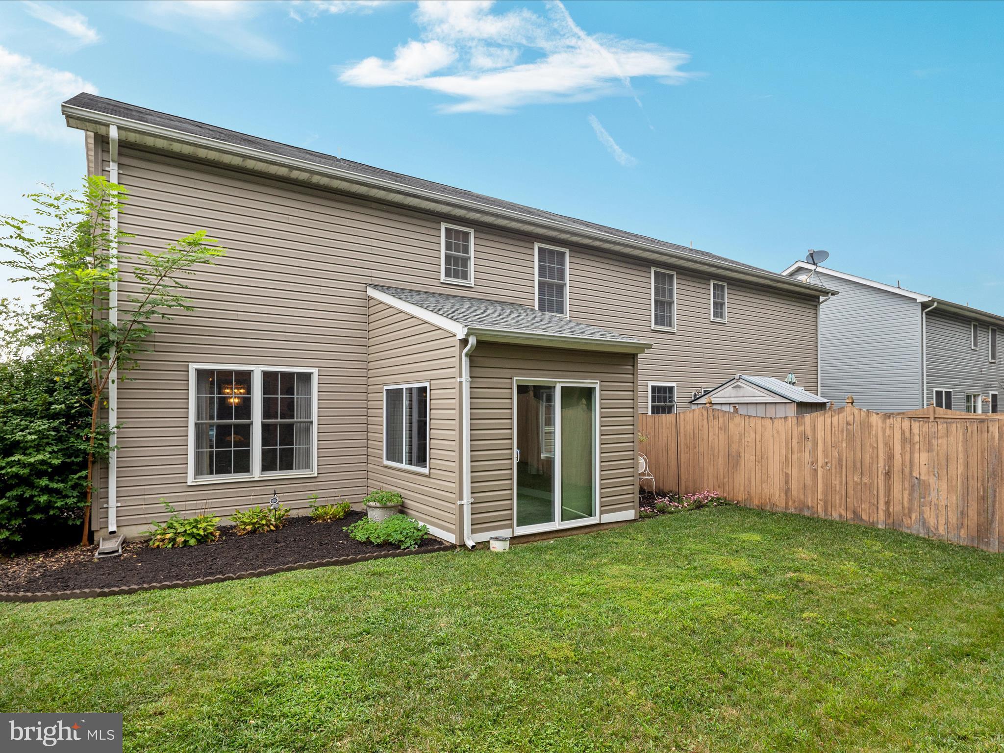 ACADEMY MANOR - Residential Lease