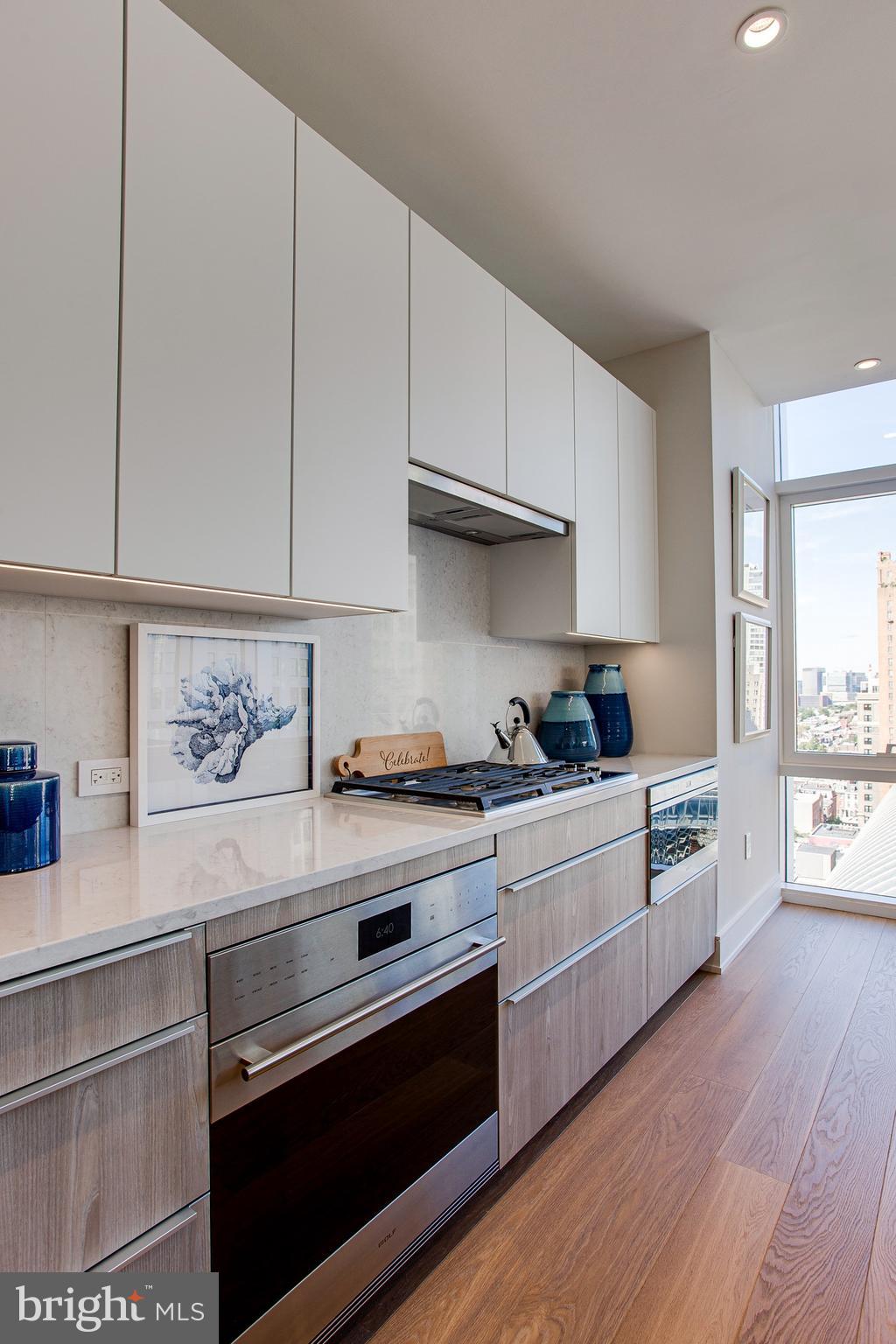 AVENUE OF THE ARTS - Residential