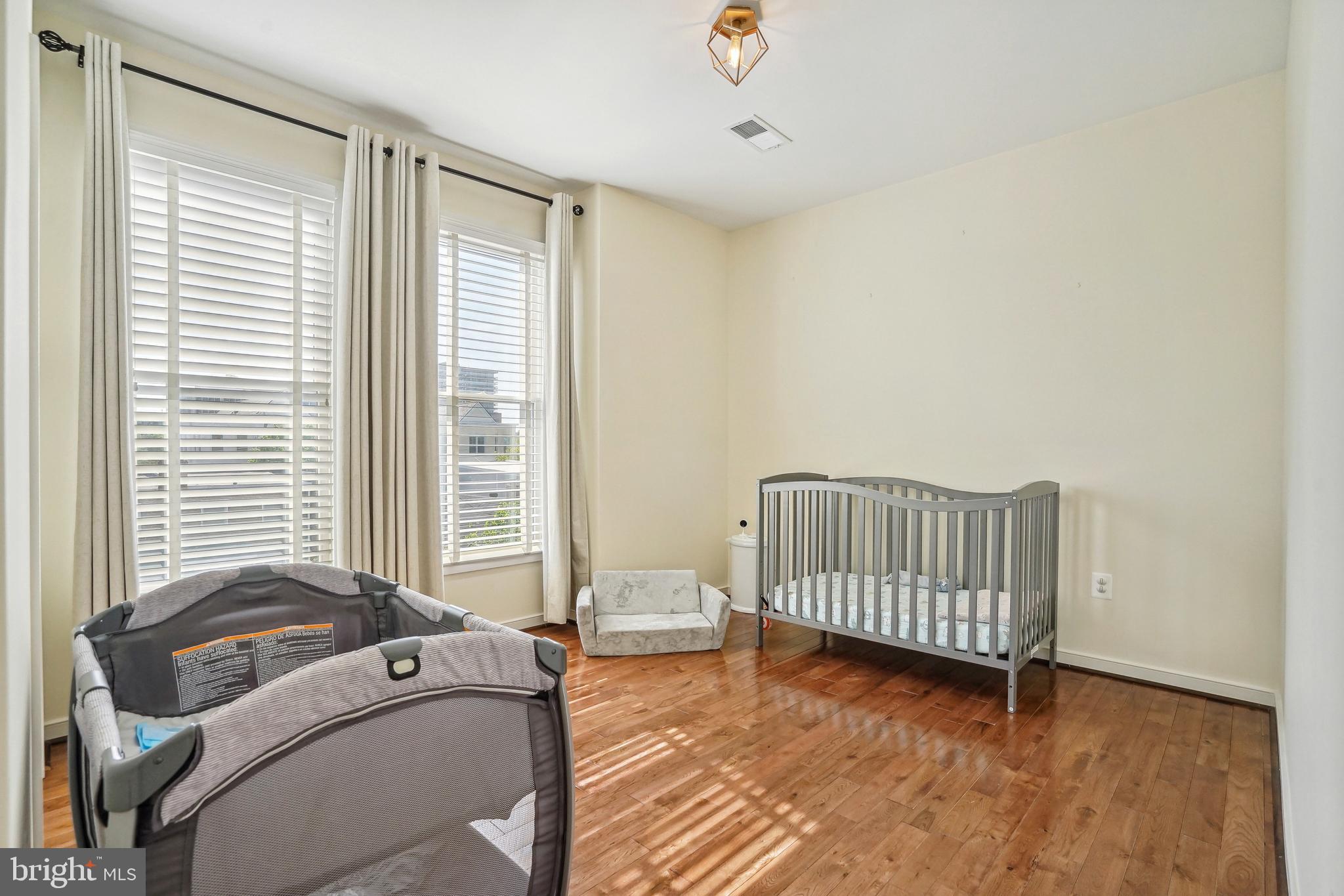 OLD TOWN COMMONS - Residential Lease