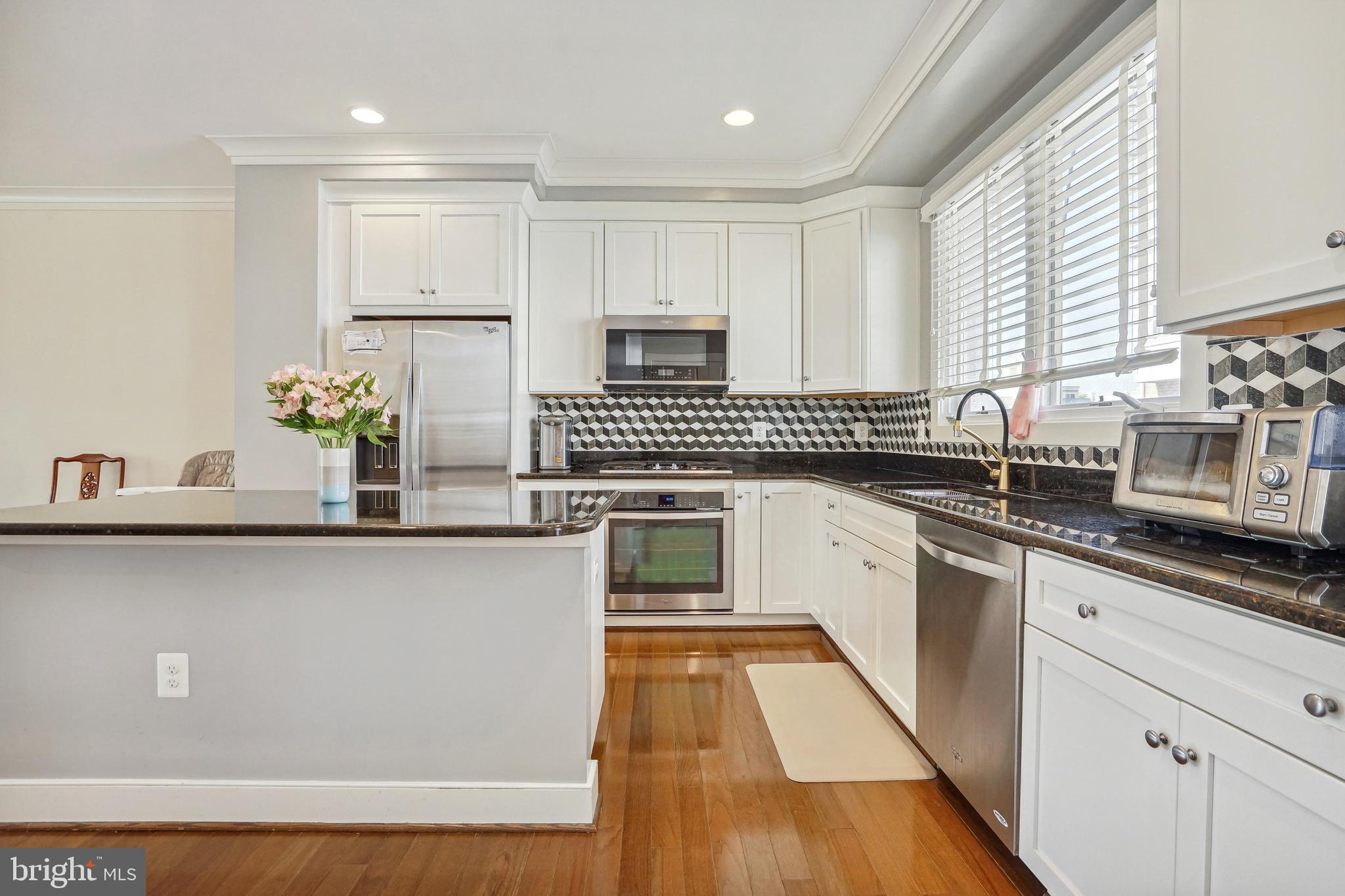 OLD TOWN COMMONS - Residential Lease