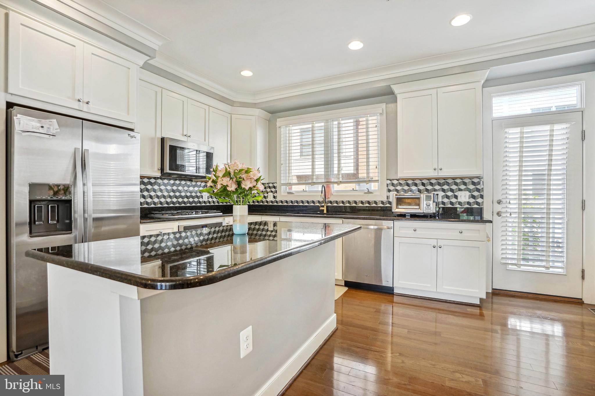 OLD TOWN COMMONS - Residential Lease