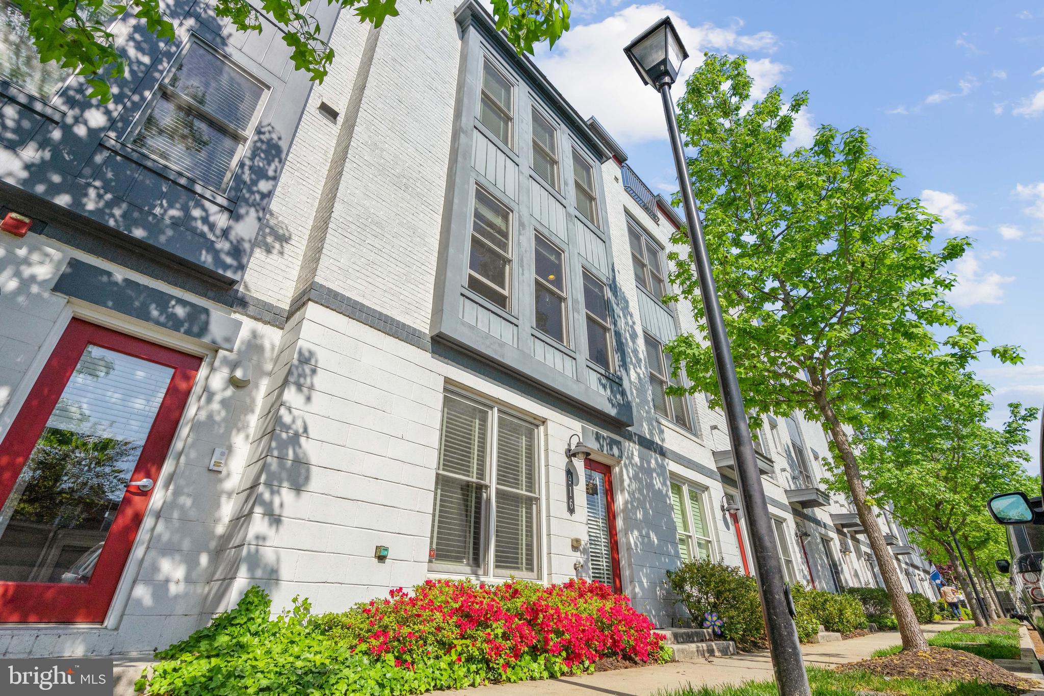 OLD TOWN COMMONS - Residential Lease