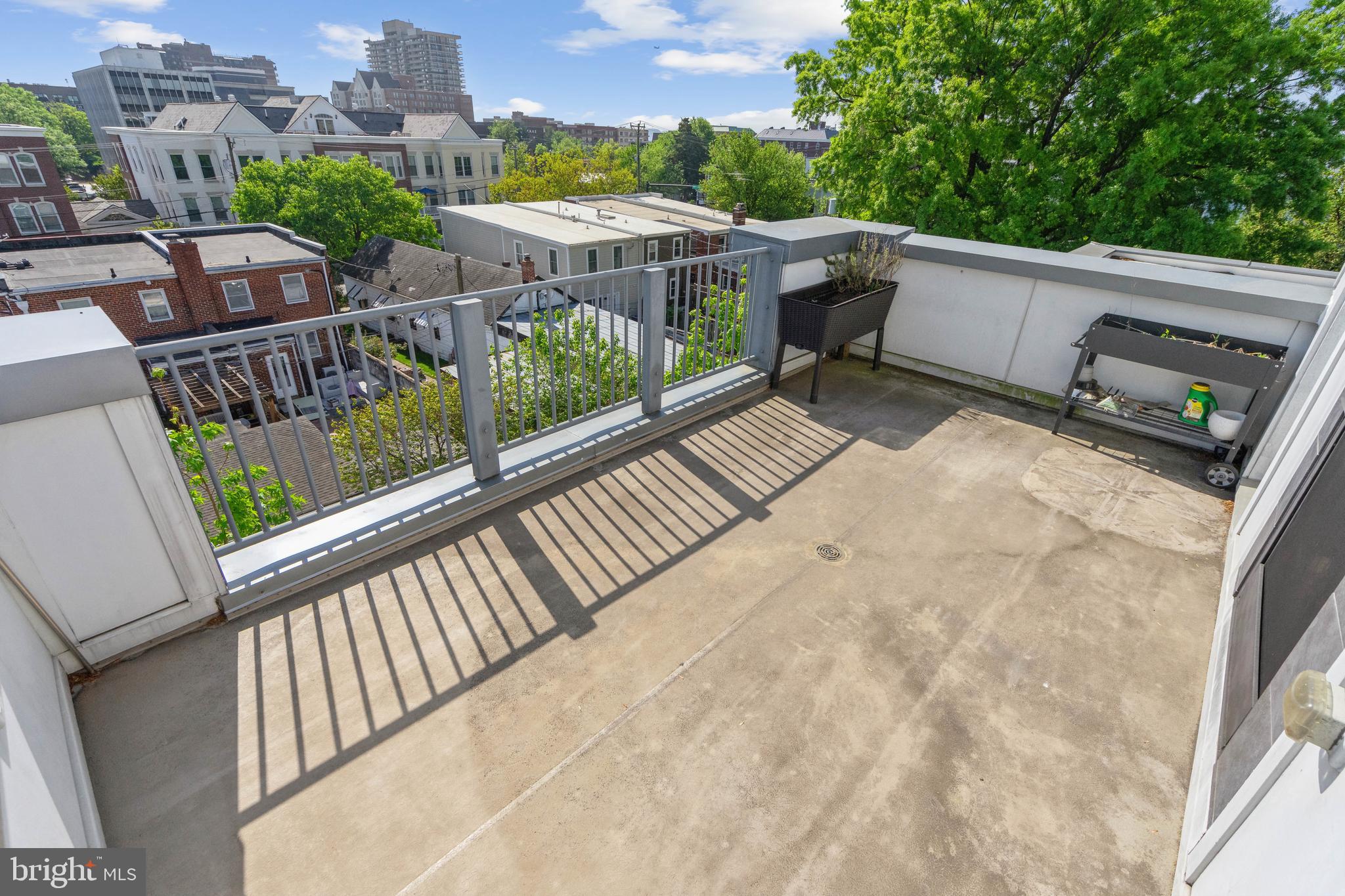 OLD TOWN COMMONS - Residential Lease