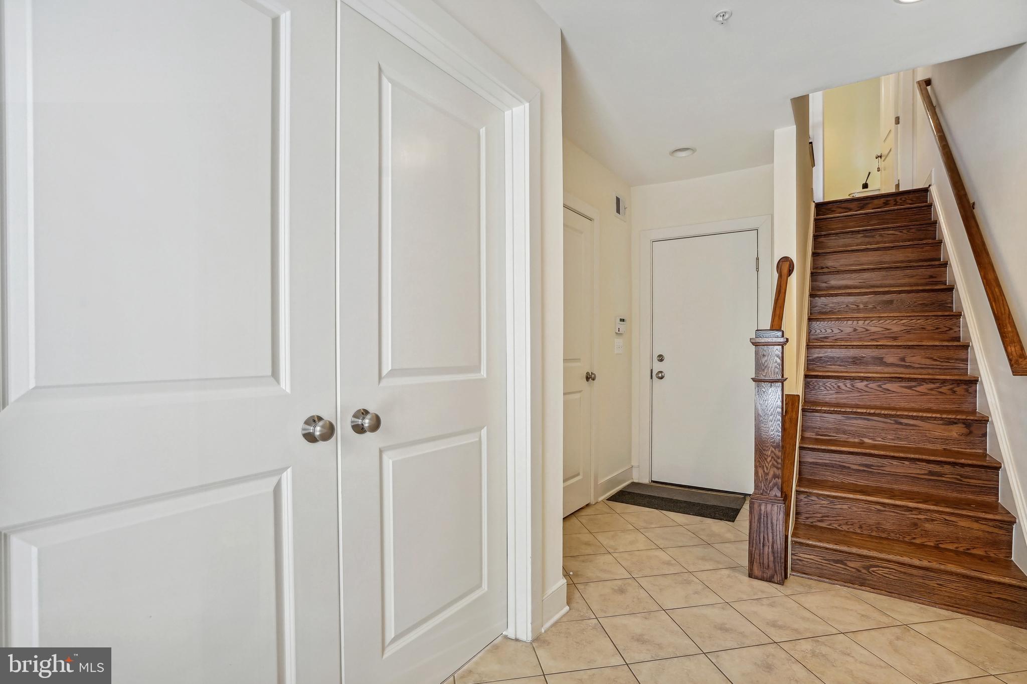 OLD TOWN COMMONS - Residential Lease