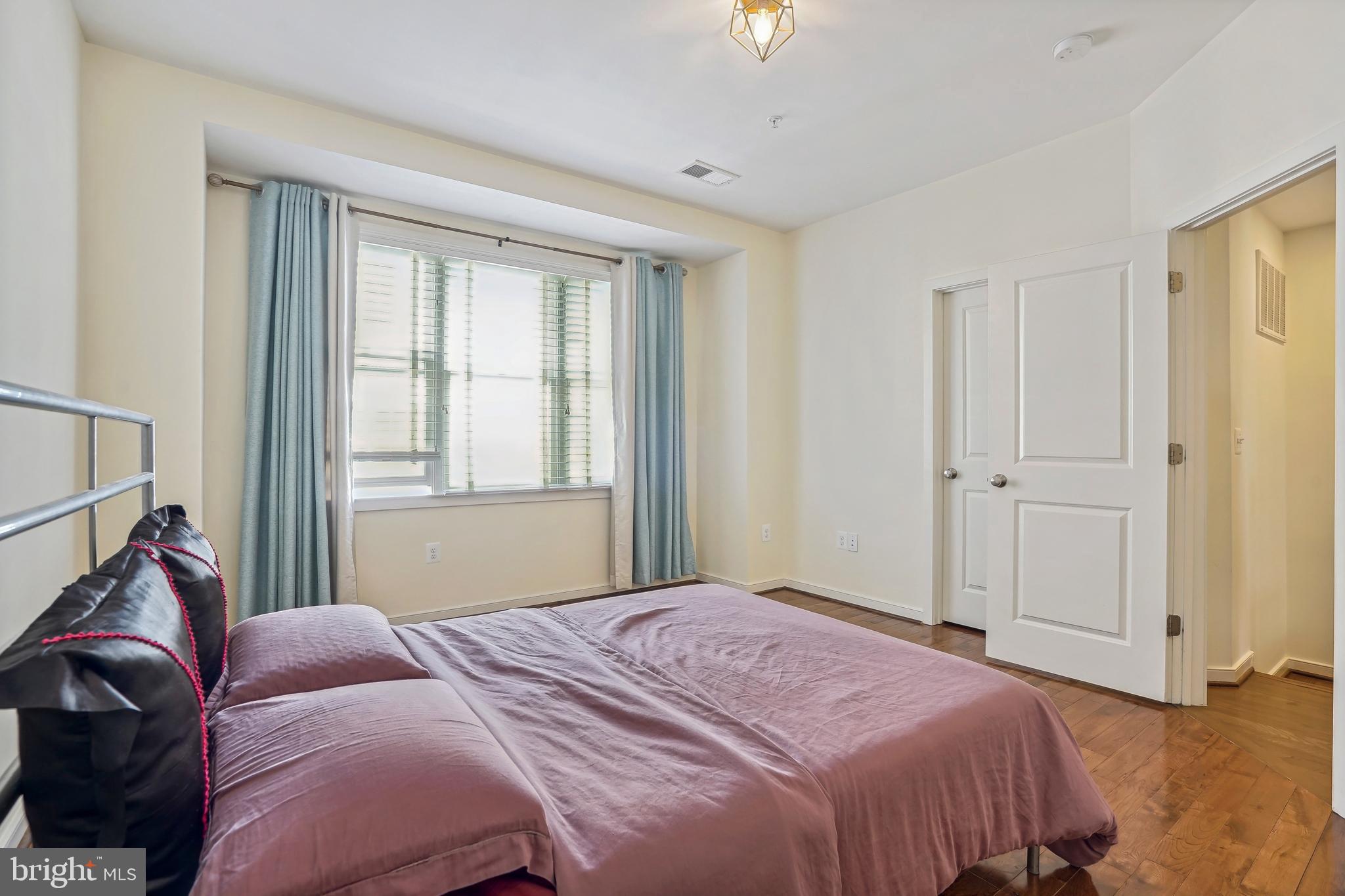 OLD TOWN COMMONS - Residential Lease