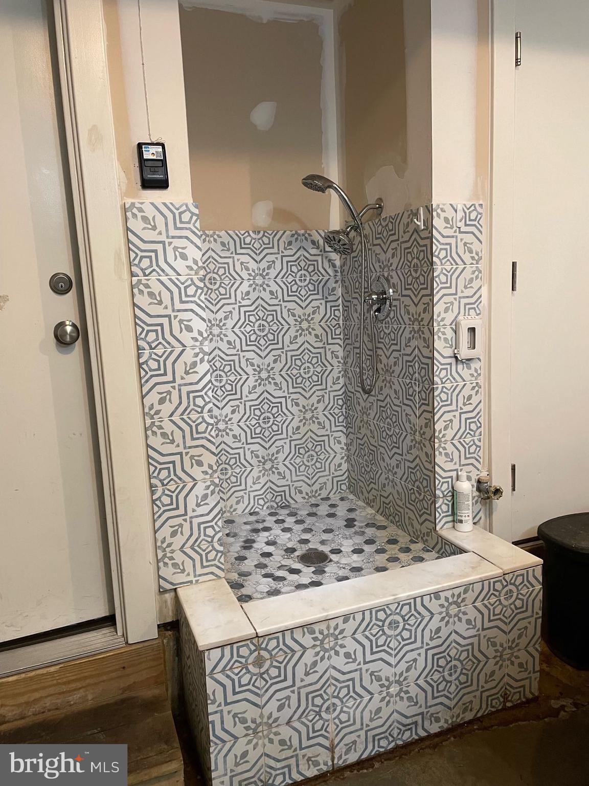 OLD TOWN COMMONS - Residential Lease