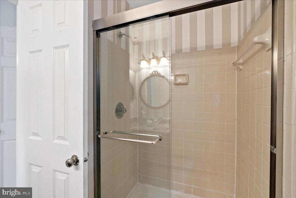 RESTON - Residential Lease