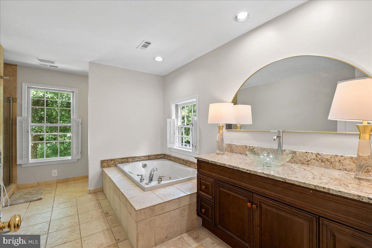 RESTON - Residential Lease