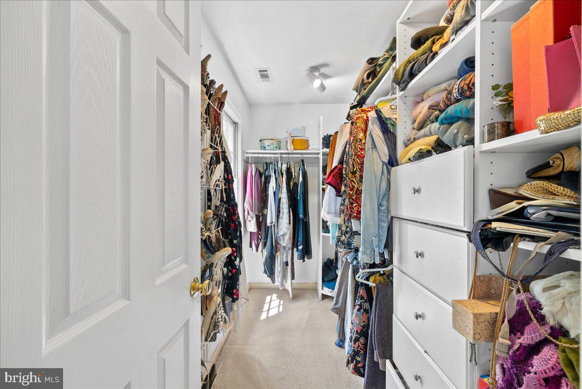 RESTON - Residential Lease