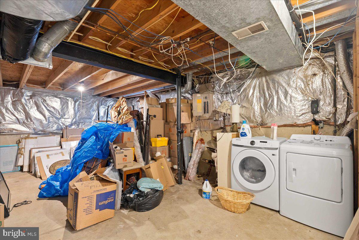 RESTON - Residential Lease