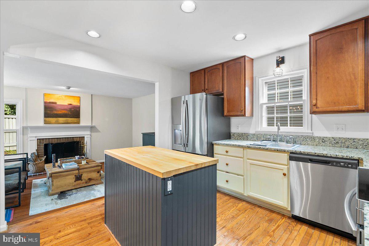 RESTON - Residential Lease