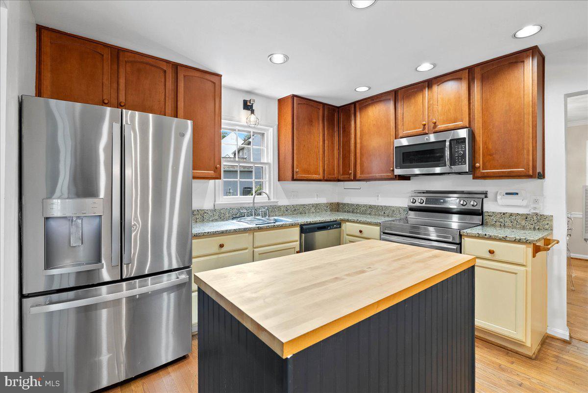 RESTON - Residential Lease