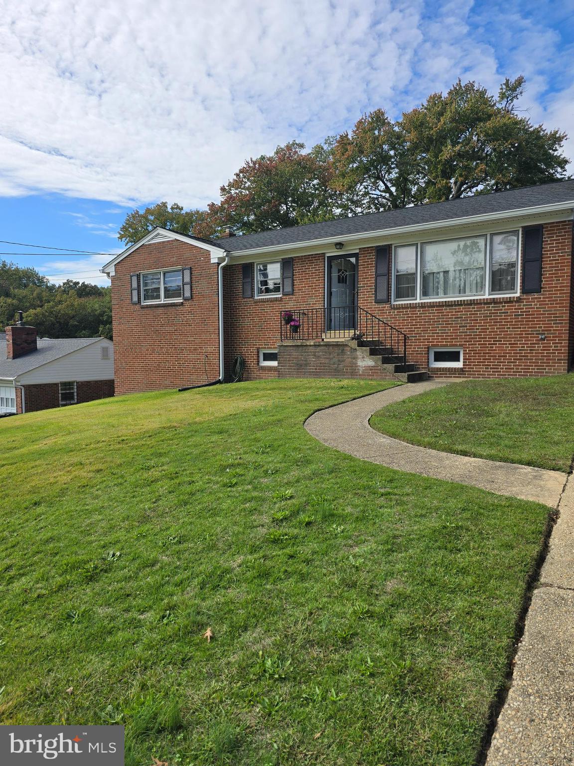 5915 JOHN ADAMS DRIVE