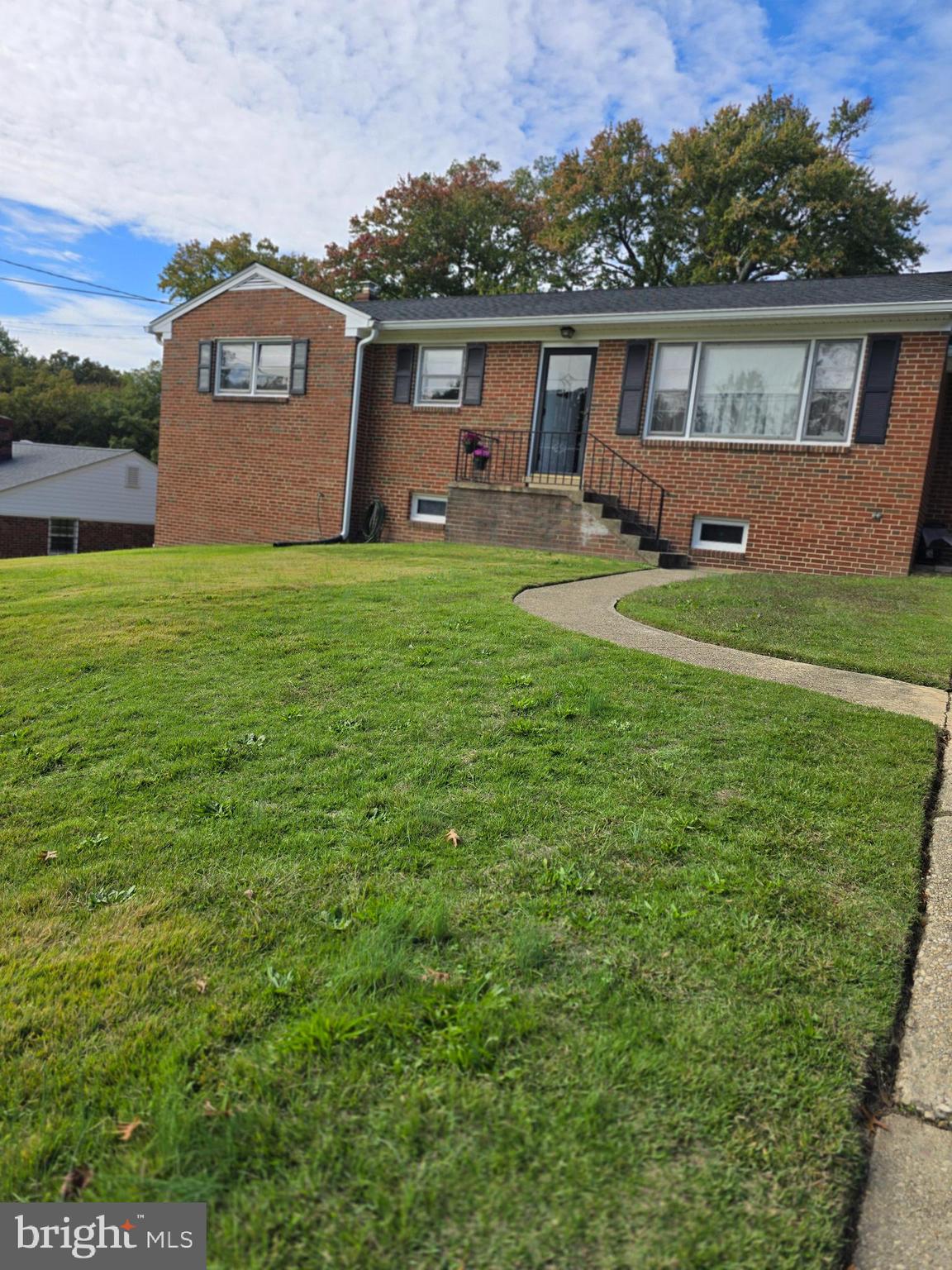 5915 JOHN ADAMS DRIVE