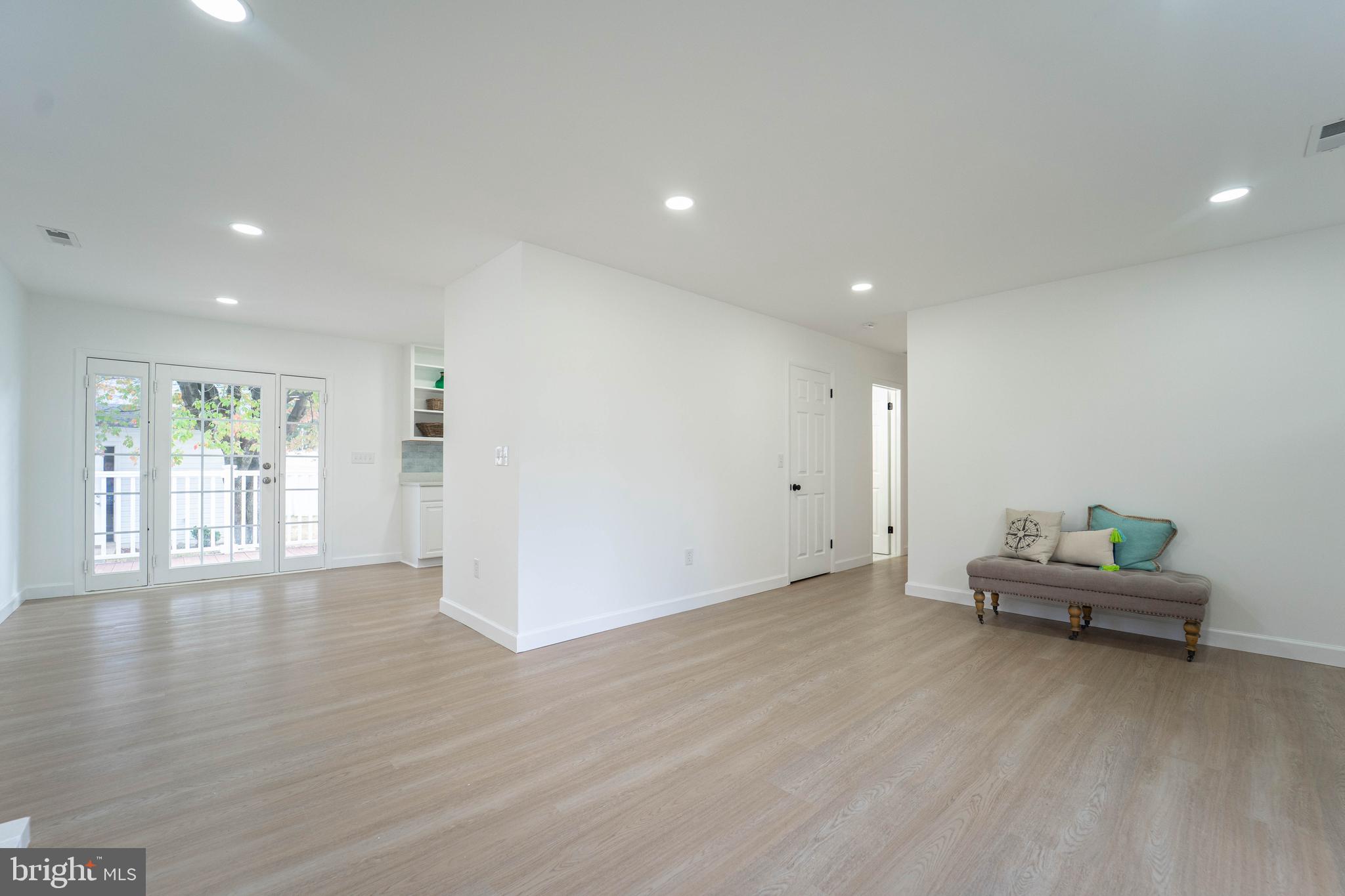 SELBY ON THE BAY - Residential