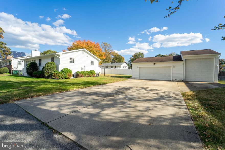 Rancher in Selby on the Bay ! Double lot with HUGE detached garage with 2 garage bays - one for a car lift. Refreshed inside with new paint, floors, tile in bathrooms. Kitchen has soft close cabinet with granite counters. New water treatment and hvac equipment. Trek decks on front and rear of property. Secondary garage perfect for a little studio, home office or workshop. Waterfront community. Many golf carts in the neighborhood. Beautiful sandy beach with playground and remodeled clubhouse that is part of the Selby on the Bay community. Appliances will be delivered Wednesday.