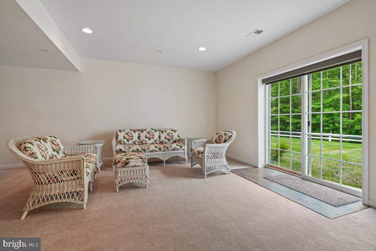FAIRVIEW MANOR - Residential