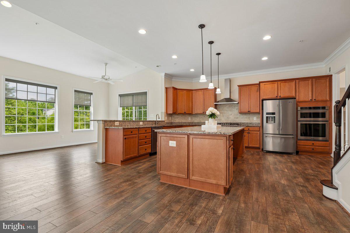 FAIRVIEW MANOR - Residential